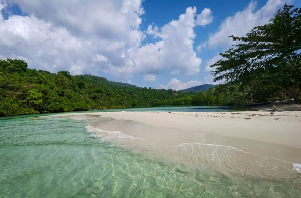 Pantai, hutan bakau dan laut: Pulau Koh Kong, Kamboja