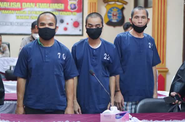 Dilik, Hermanus dan James Watt dikriminalisasi sesudah berjuang hak atas tanah dan keadilan