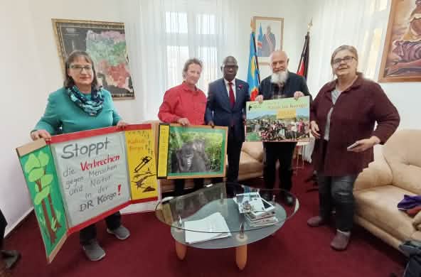 Penyerahan 225.129 tandatangan di kedutaan Republik Demokratis Kongo