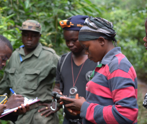 Eco-Guards perempuan sedang mengawasi Taman Nasional Grebo-Krahn di Liberia