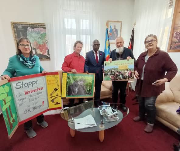 Penyerahan 225.129 tandatangan di kedutaan Republik Demokratis Kongo