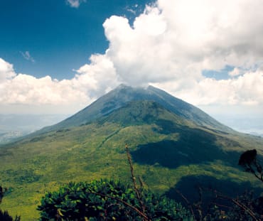 Gunung berapi di Taman Nasional Virunga