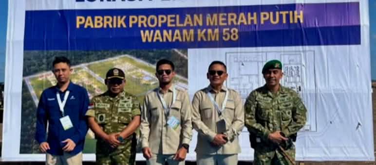 5 wakil pemerintah, tentara dan industri didepan tranparan