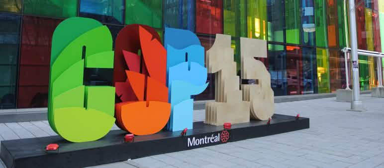 Logo COP 15 di depan gedung Kongres di Montreal