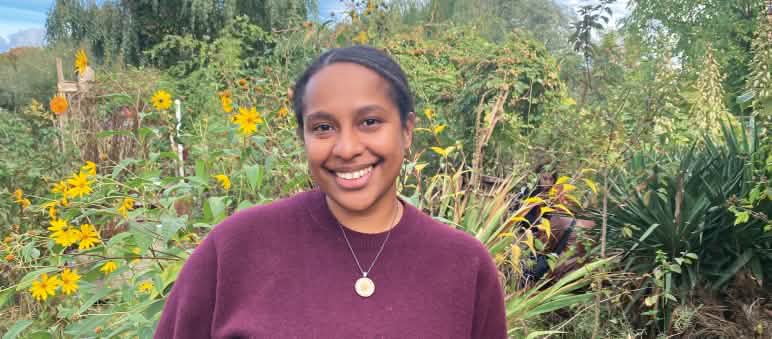 Pesan Dorthea Wabiser: Selamatkan hutan Papua sebagai bentuk solidaritas dengan masyarakat adat Papua Perempuan Papua di kenon di Tempelhof