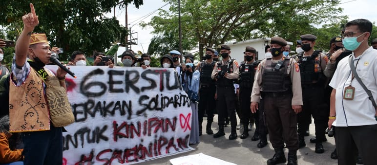 Aksi protes didepan pengadilan Palangkaraya 2022