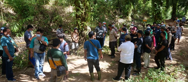 wartawan dan warga Penyang, Kalteng