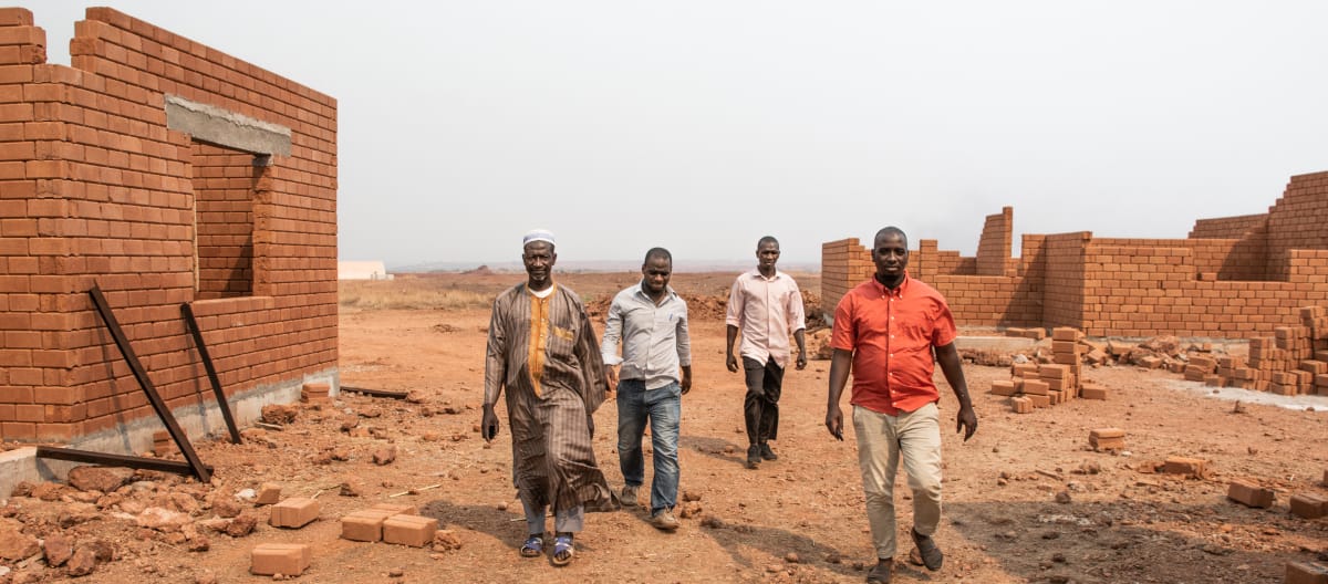 Desa baru Hamdallaye in Guinea - IUP Bauksit Sangaredi