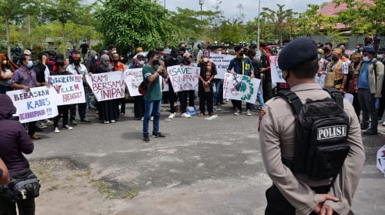 Aksi protes didepan pengadilan Palangkaraya 2022
