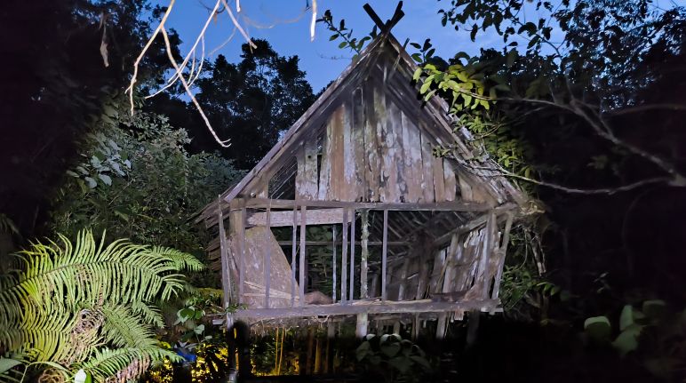 Jika semangat lemah, banyak halangan yang akan dihadapi dalam perjalanan rumah panjang yang kuno