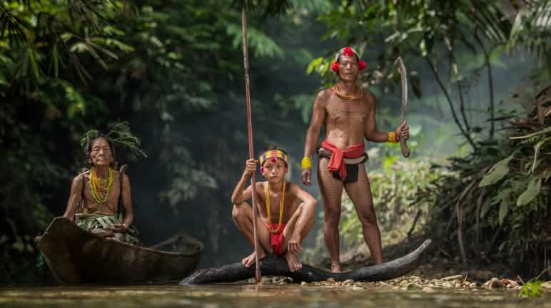 Masyarakat adat di pulau Siberut – Sumatra Barat Masyarakat adat di Siberut