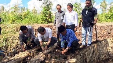 Kepala Badan Restorasi Gambut, Wagub dan Bupati menhargai usaha SOB